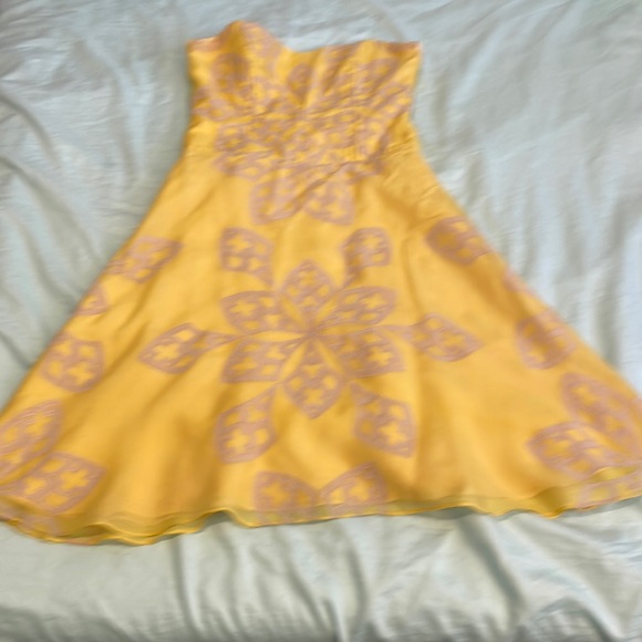 NICOLE MILLER COLLECTION dress Sz 2 100% silk yellow - Picture 3 of 9